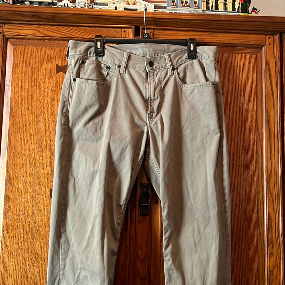 Men’s Old Navy, khaki pants